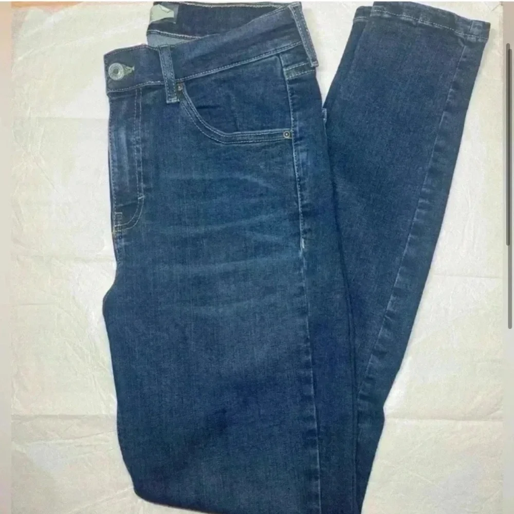 Topshop Jamie Jeans in Dark Wash - Picture 3 of 7